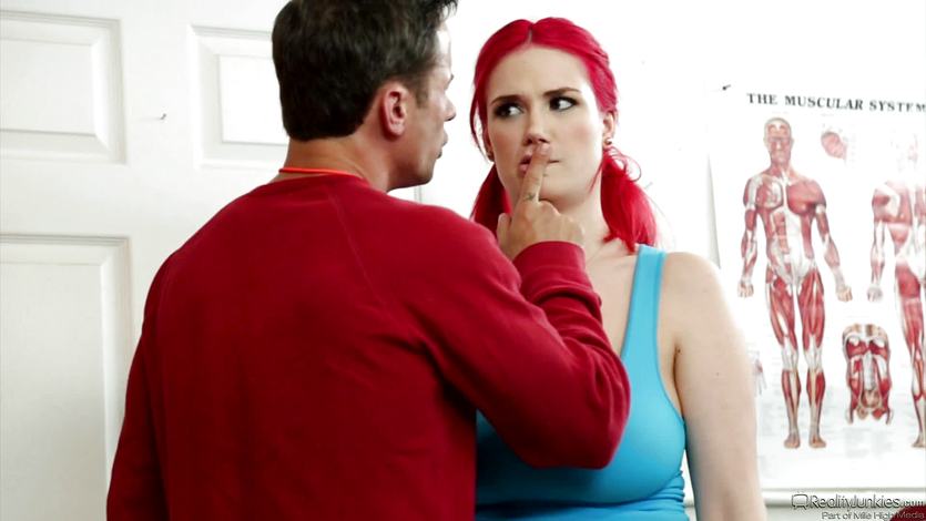 Big titted cheerleader Siri makes sure she gets her position