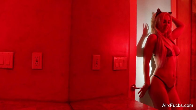 Behind the scenes with Alix and Cherie